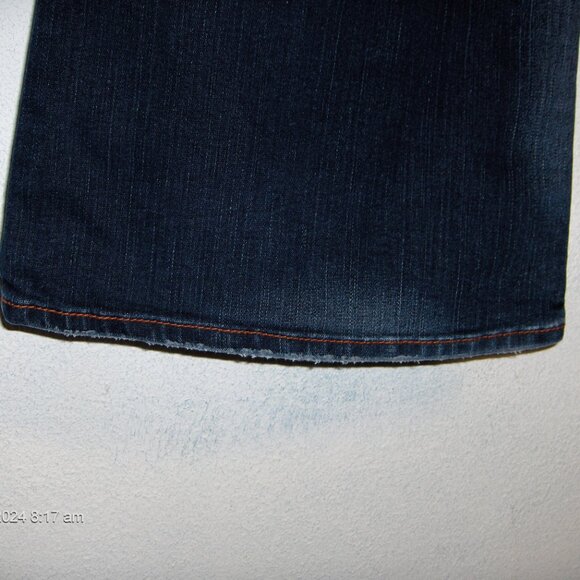Silver Jeans, Tia, Measure 35"-38" Waist, 31" Inseam - Picture 8 of 9